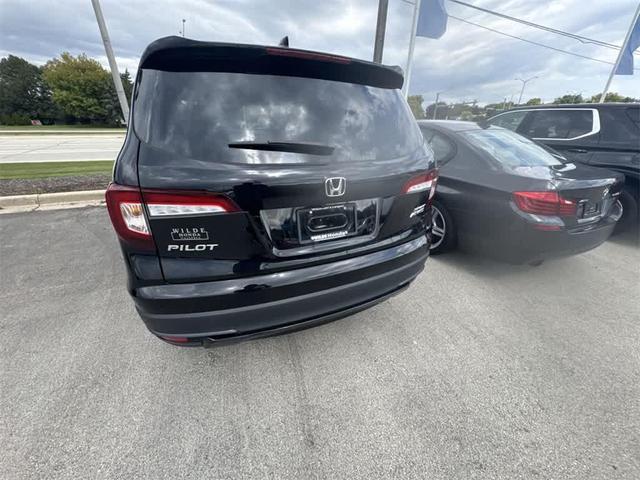 Photo of 2016 Blue Honda Pilot
