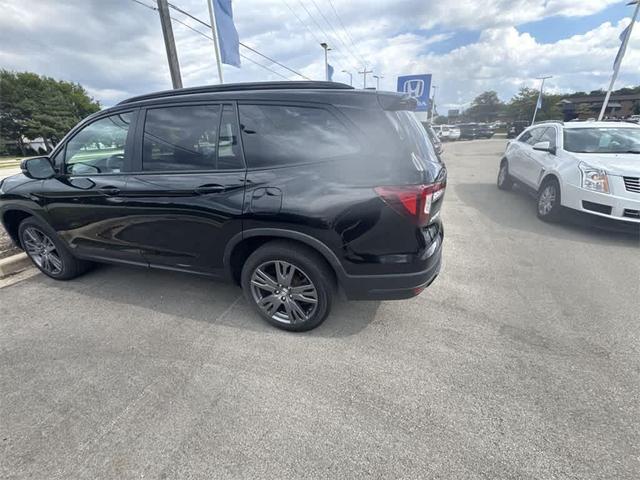 Photo of 2016 Blue Honda Pilot