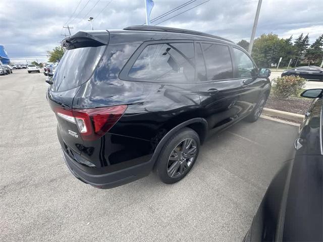 Photo of 2016 Blue Honda Pilot