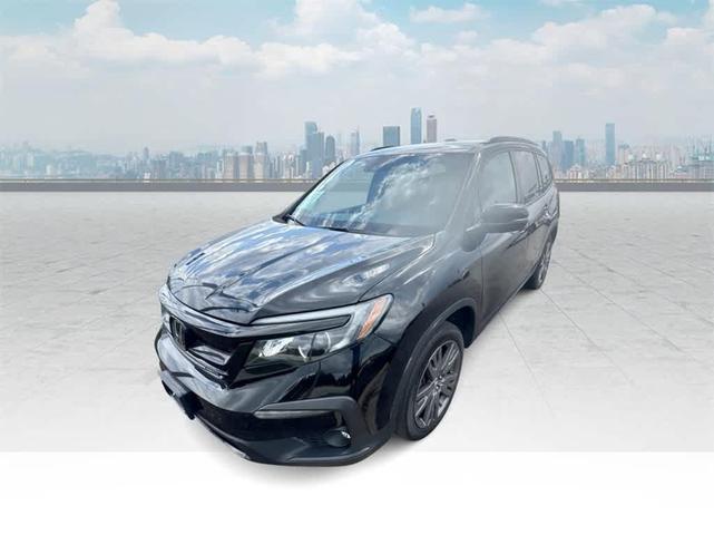 Photo of 2016 Blue Honda Pilot