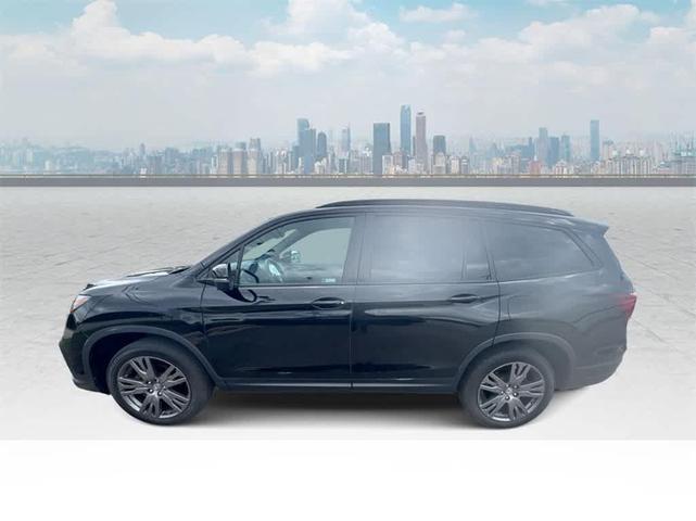 Photo of 2016 Blue Honda Pilot