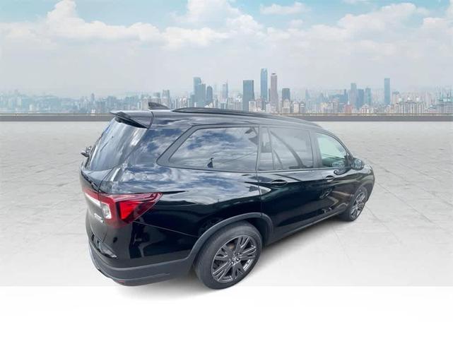 Photo of 2016 Blue Honda Pilot