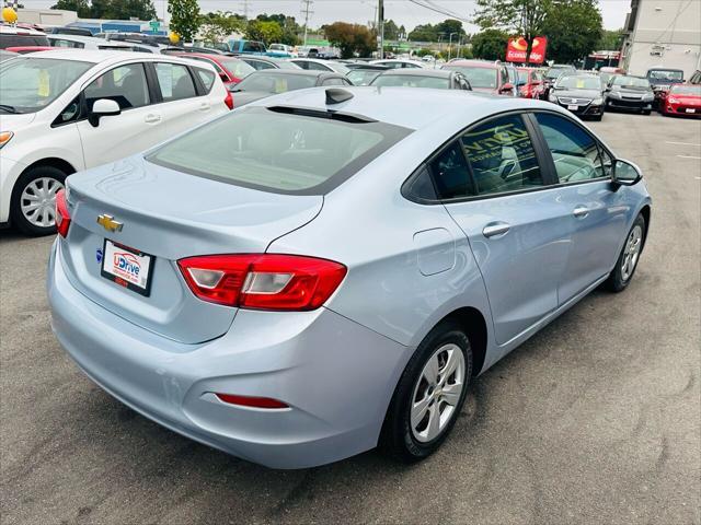 Photo of 2017 Arctic Blue Metallic Chevrolet Cruze