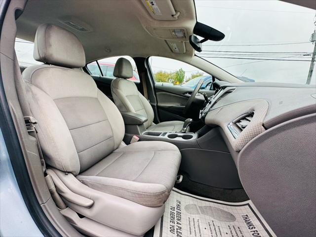 Photo of 2017 Arctic Blue Metallic Chevrolet Cruze