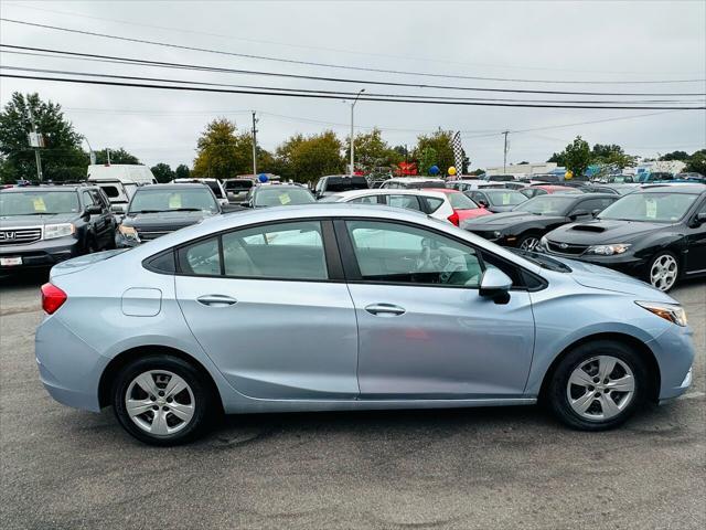 Photo of 2017 Arctic Blue Metallic Chevrolet Cruze