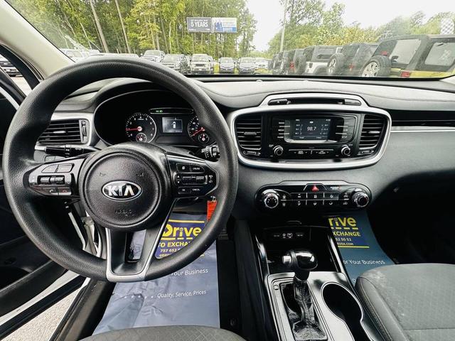 Photo of 2017 Snow White Pearl Kia Sorento