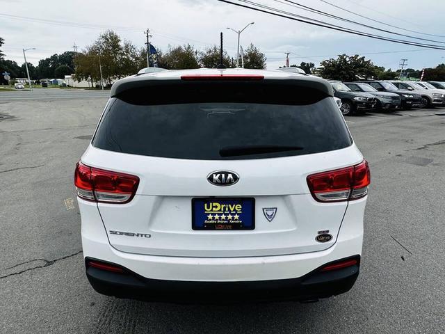 Photo of 2017 Snow White Pearl Kia Sorento