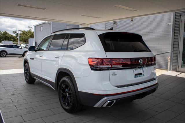Photo of 2025 Pure White Volkswagen Atlas