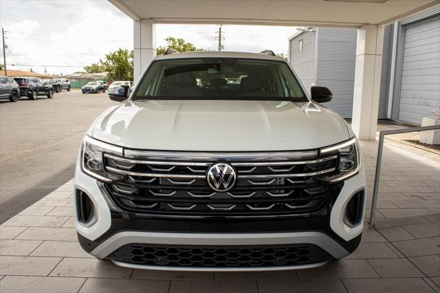 Photo of 2025 Pure White Volkswagen Atlas