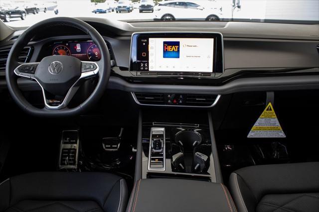 Photo of 2025 Pure White Volkswagen Atlas