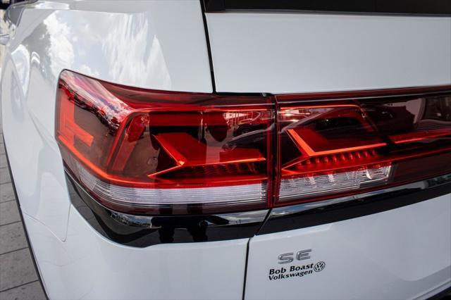 Photo of 2025 Pure White Volkswagen Atlas