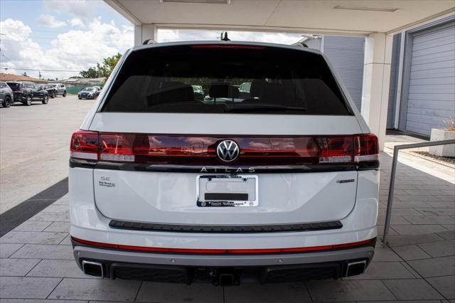 Photo of 2025 Pure White Volkswagen Atlas