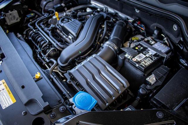 Photo of 2025 Deep Black Volkswagen Taos