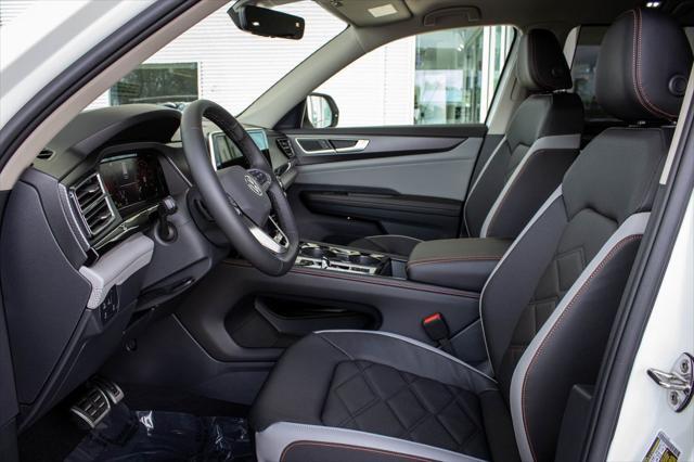 Photo of 2025 Pure White Volkswagen Atlas