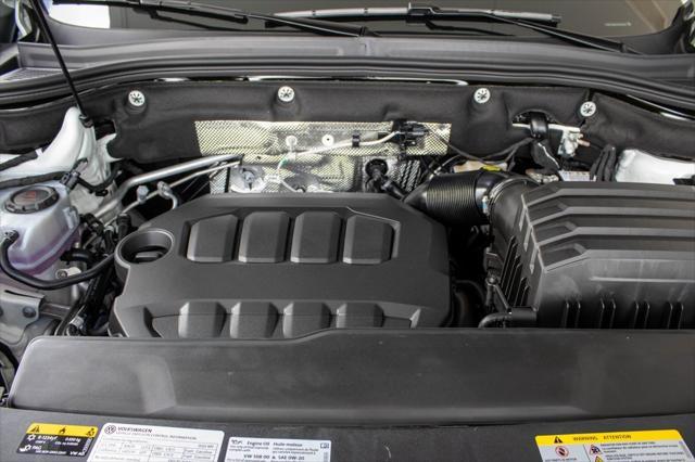 Photo of 2025 Pure White Volkswagen Atlas