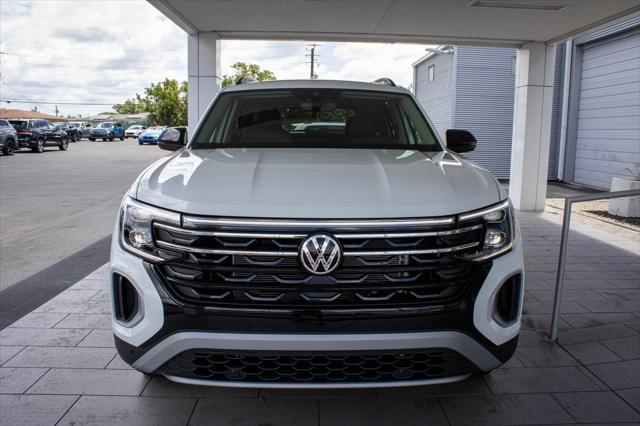 Photo of 2025 Pure White Volkswagen Atlas