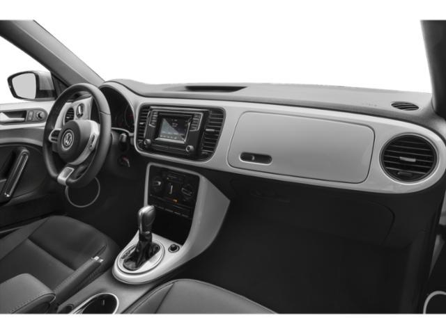Photo of 2017 Pure White/Black Roof Volkswagen Beetle