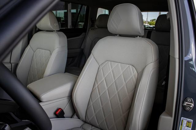 Photo of 2025 Pure Gray Volkswagen Atlas