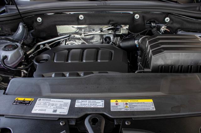 Photo of 2025 Pure Gray Volkswagen Atlas