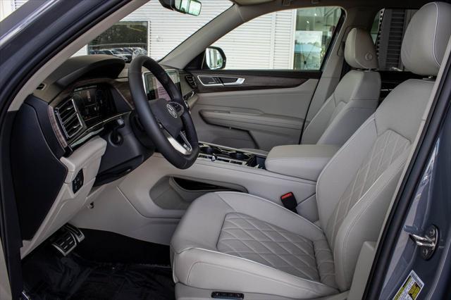 Photo of 2025 Pure Gray Volkswagen Atlas