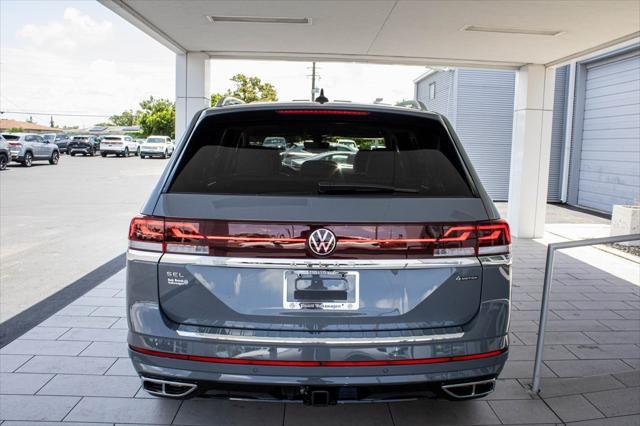 Photo of 2025 Pure Gray Volkswagen Atlas