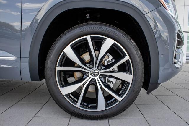 Photo of 2025 Pure Gray Volkswagen Atlas