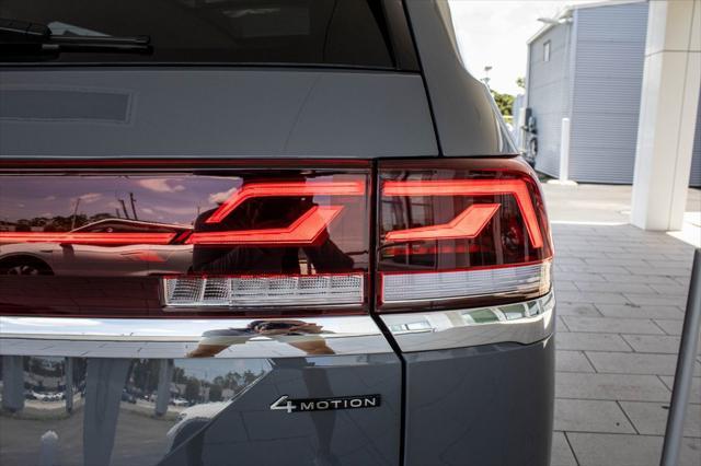 Photo of 2025 Pure Gray Volkswagen Atlas