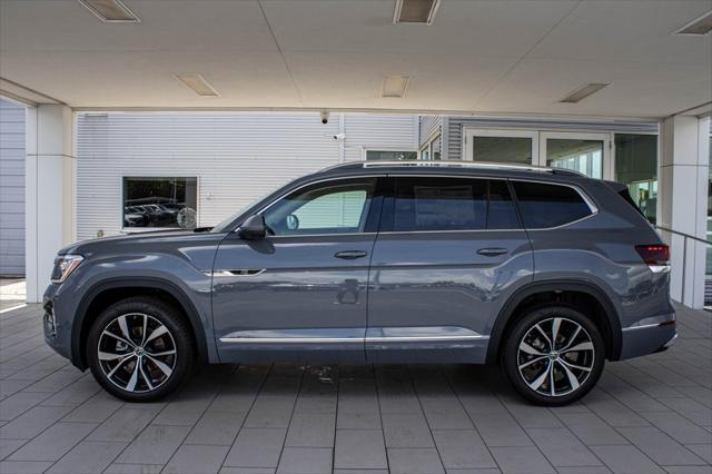 Photo of 2025 Pure Gray Volkswagen Atlas