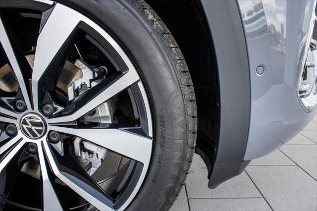 Photo of 2025 Pure Gray Volkswagen Atlas