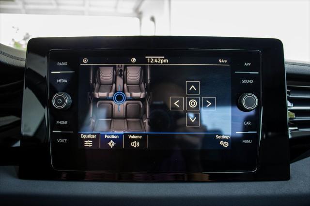 Photo of 2025 Platinum Gray Volkswagen Jetta