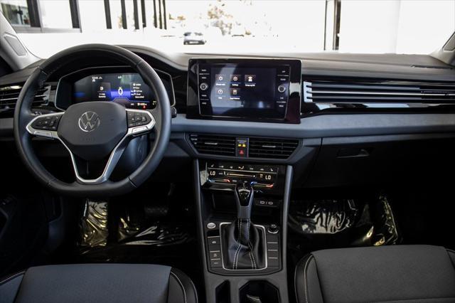 Photo of 2025 Platinum Gray Volkswagen Jetta