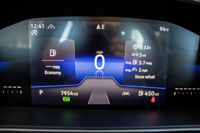 Photo of 2025 Platinum Gray Volkswagen Jetta