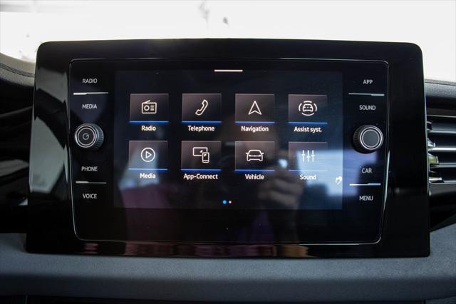 Photo of 2025 Platinum Gray Volkswagen Jetta
