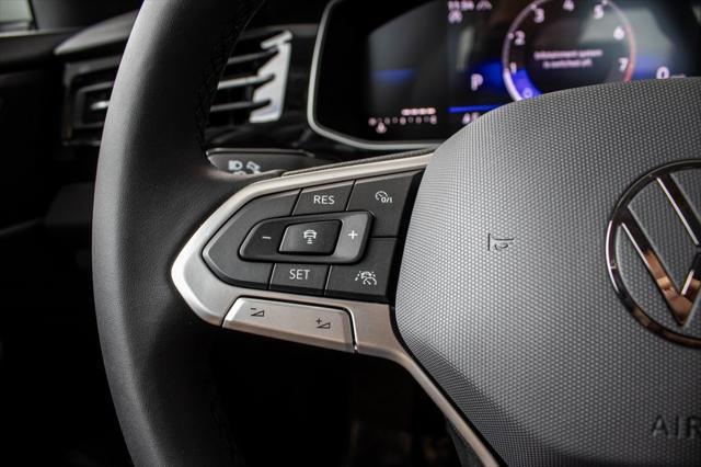 Photo of 2025 Pure White Volkswagen Jetta