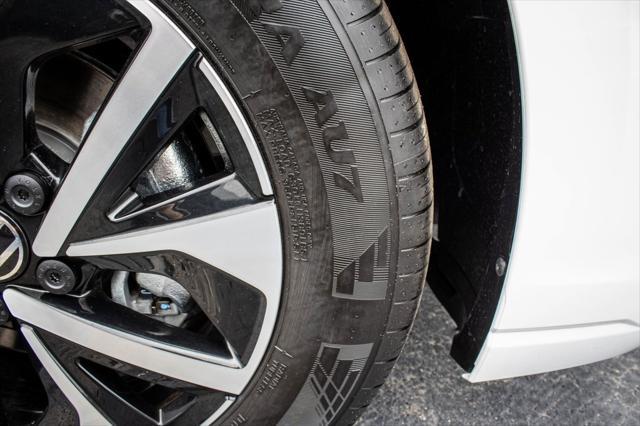 Photo of 2025 Pure White Volkswagen Jetta