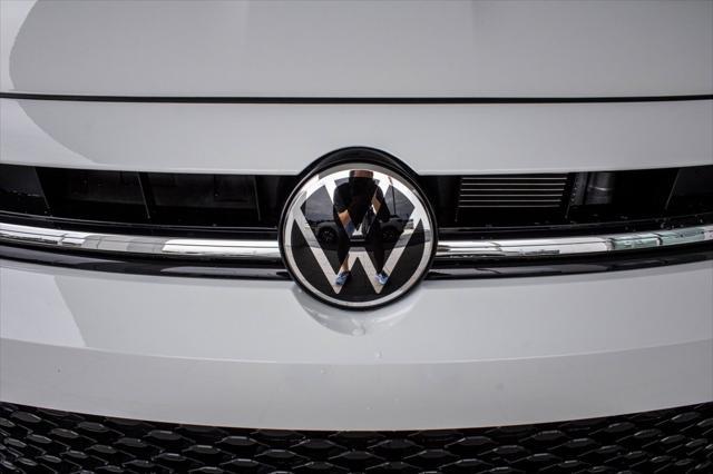 Photo of 2025 Pure White Volkswagen Jetta