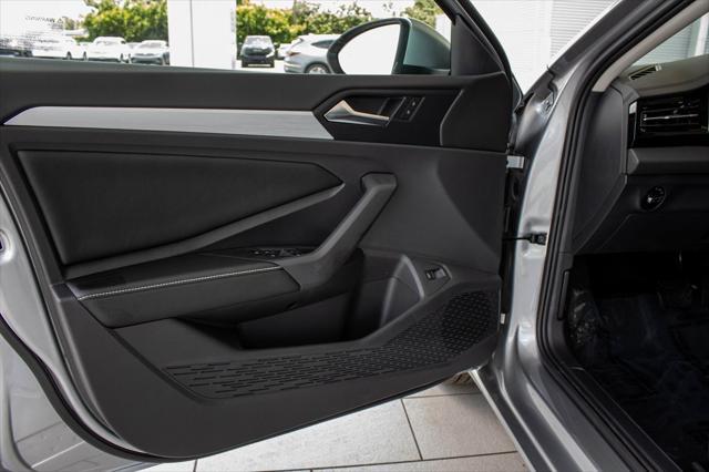 Photo of 2025 Pyrite Silver Metallic Volkswagen Jetta