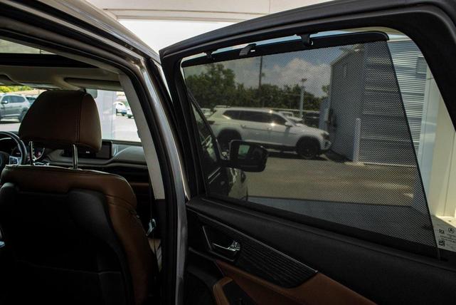 Photo of 2024 Liquid Carbon Metallic Acura MDX