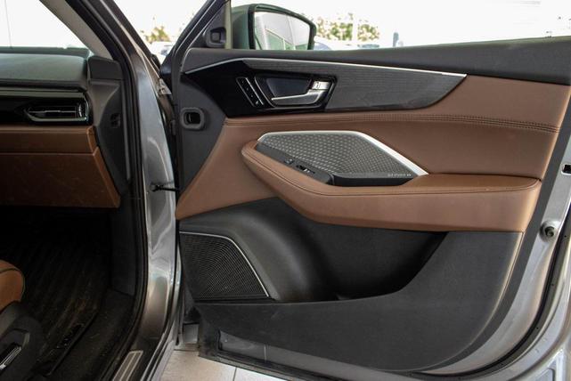 Photo of 2024 Liquid Carbon Metallic Acura MDX