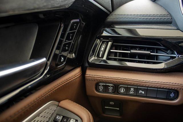Photo of 2024 Liquid Carbon Metallic Acura MDX
