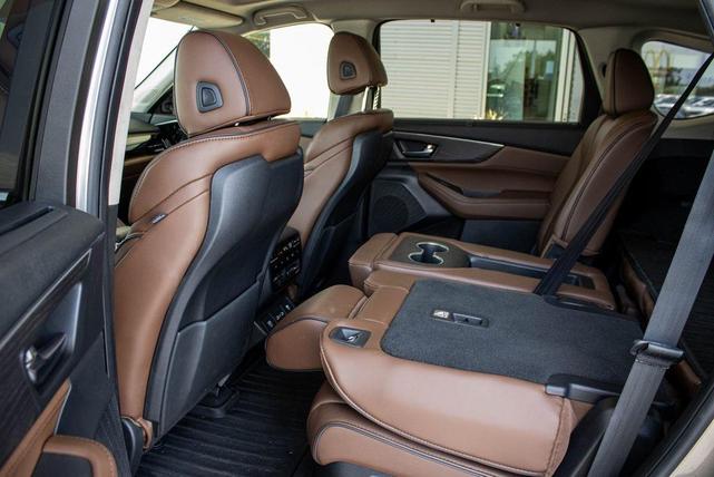 Photo of 2024 Liquid Carbon Metallic Acura MDX