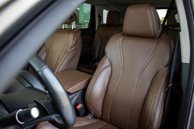 Photo of 2024 Liquid Carbon Metallic Acura MDX