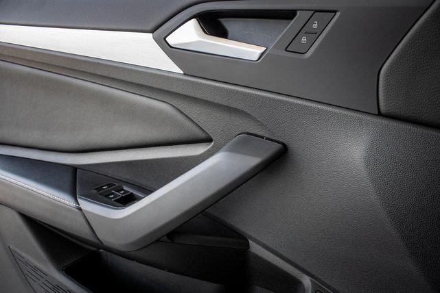 Photo of 2025 Deep Black Volkswagen Jetta