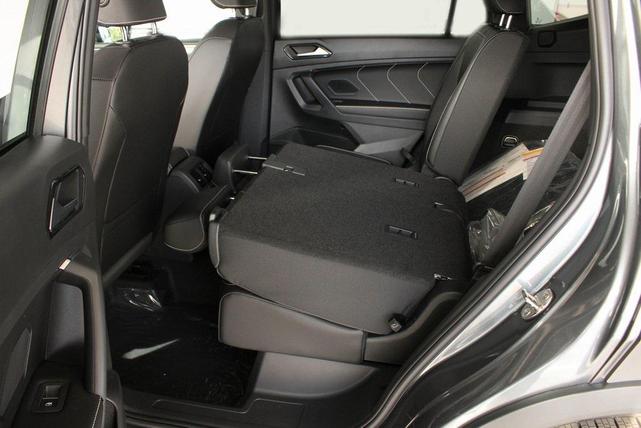 Photo of 2024 Platinum Gray Volkswagen Tiguan
