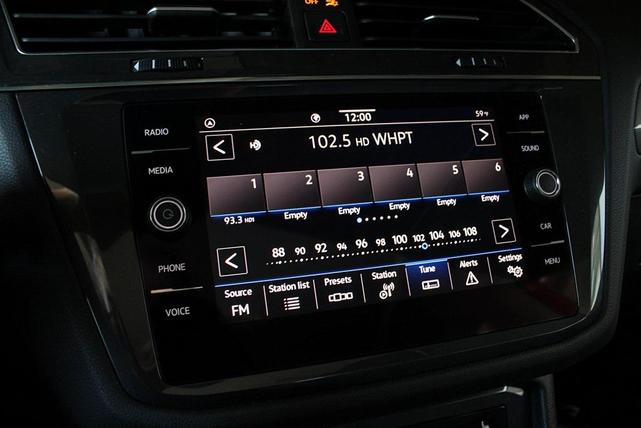 Photo of 2024 Platinum Gray Volkswagen Tiguan