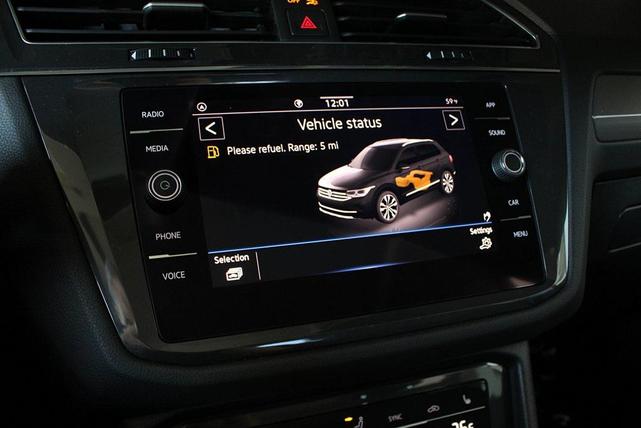 Photo of 2024 Platinum Gray Volkswagen Tiguan