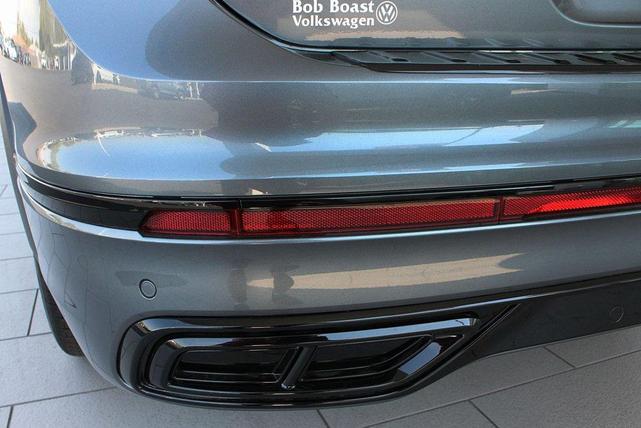 Photo of 2024 Platinum Gray Volkswagen Tiguan