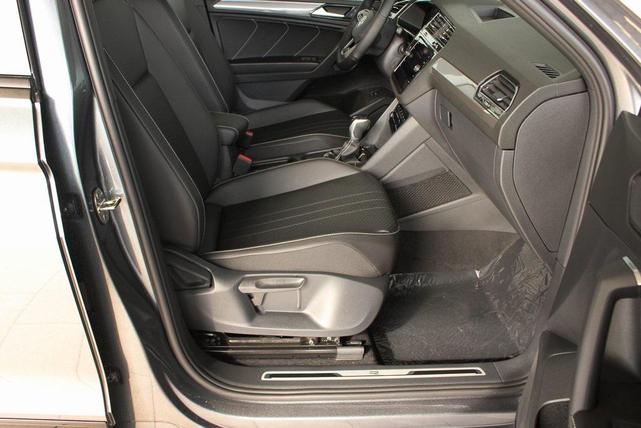 Photo of 2024 Platinum Gray Volkswagen Tiguan