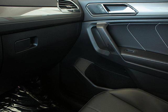 Photo of 2024 Platinum Gray Volkswagen Tiguan