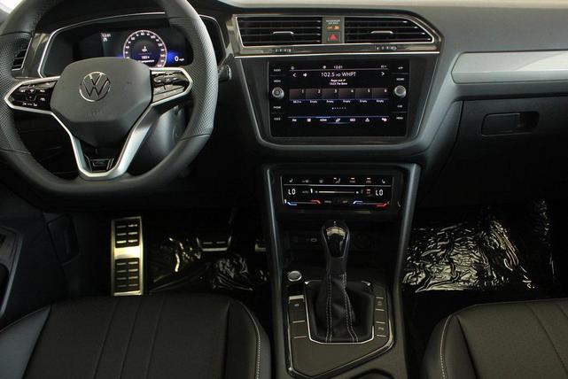 Photo of 2024 Platinum Gray Volkswagen Tiguan